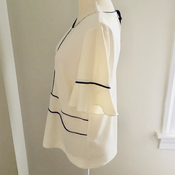 Banana Republic Cream/ Navy Trim Flutter Sleeve Career Blouse Size Small - Picture 2 of 6